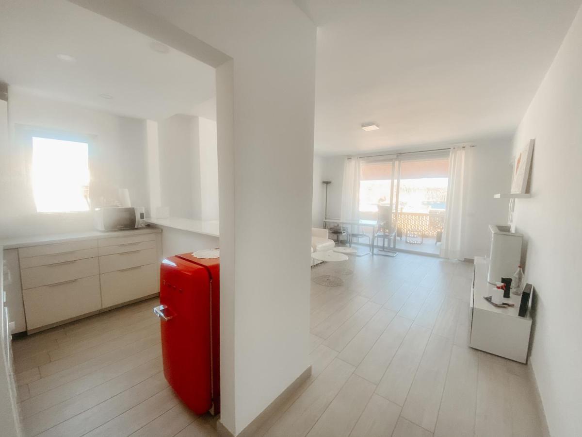 The White Heart House - Attic Sea View Apartment Лос Кристианос Екстериор снимка