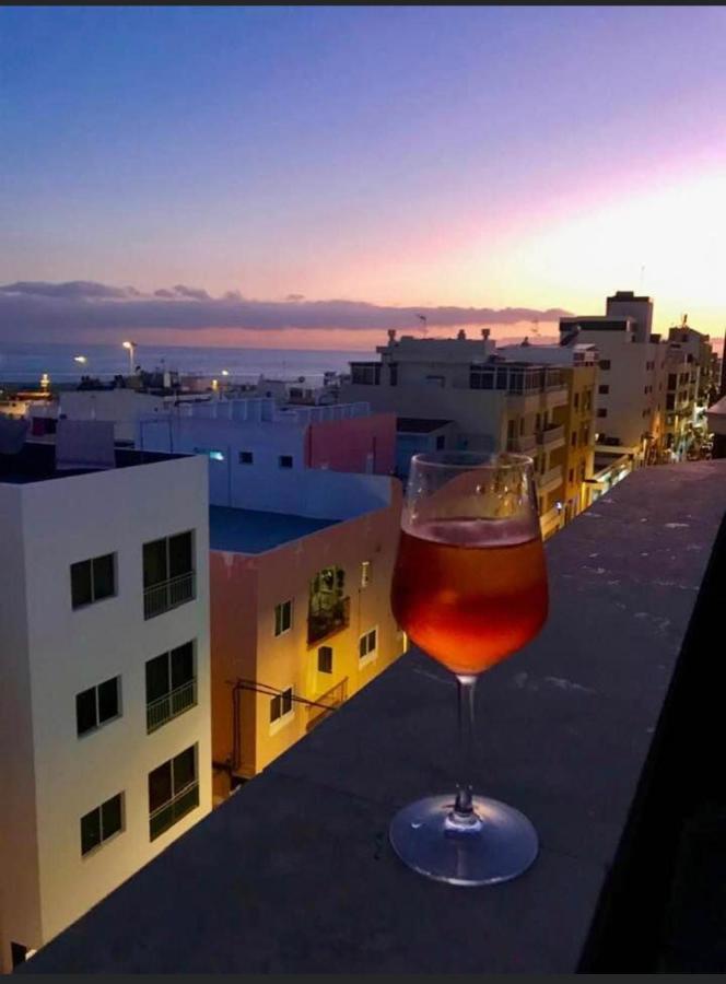 The White Heart House - Attic Sea View Apartment Лос Кристианос Екстериор снимка