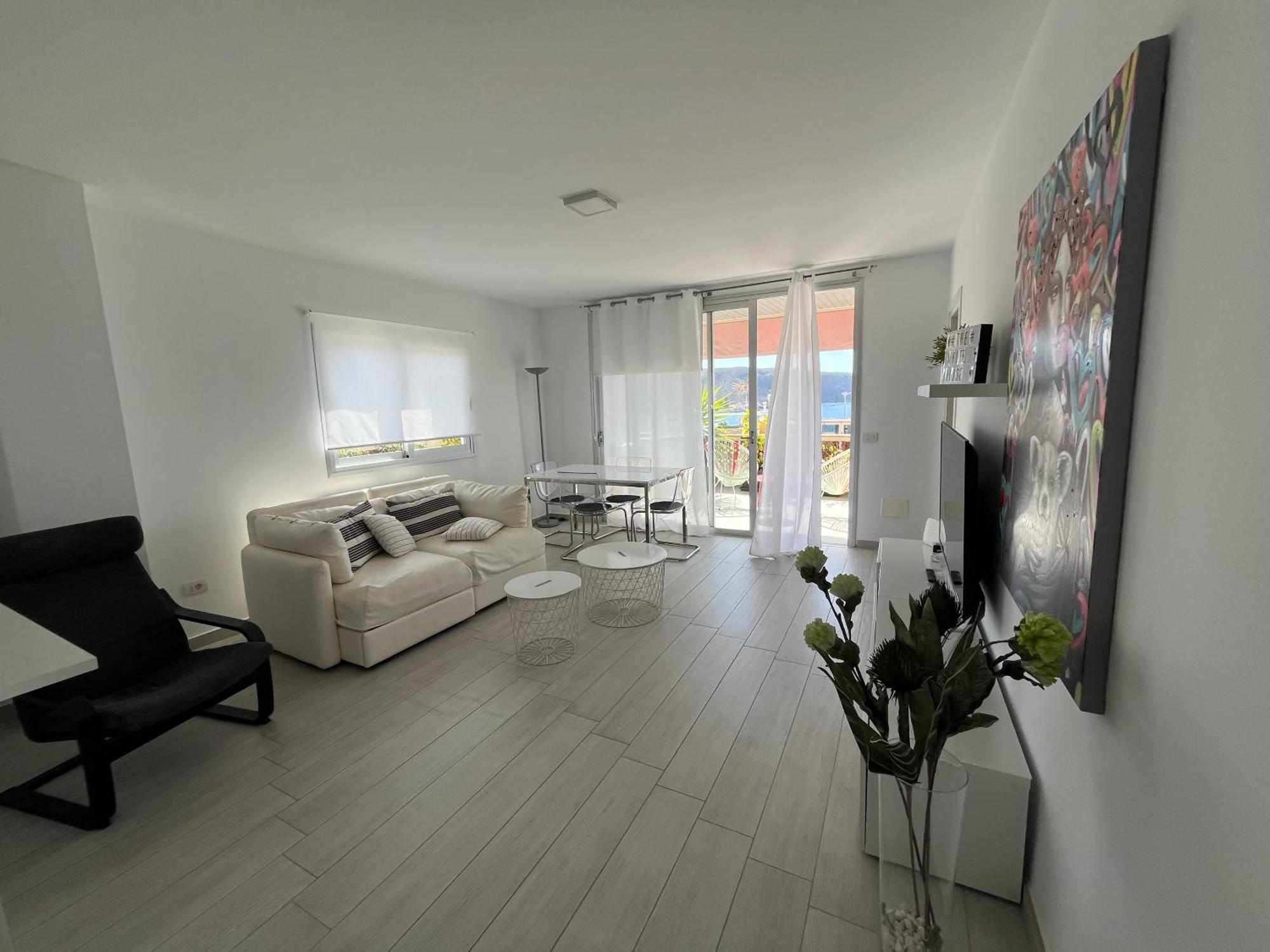 The White Heart House - Attic Sea View Apartment Лос Кристианос Екстериор снимка