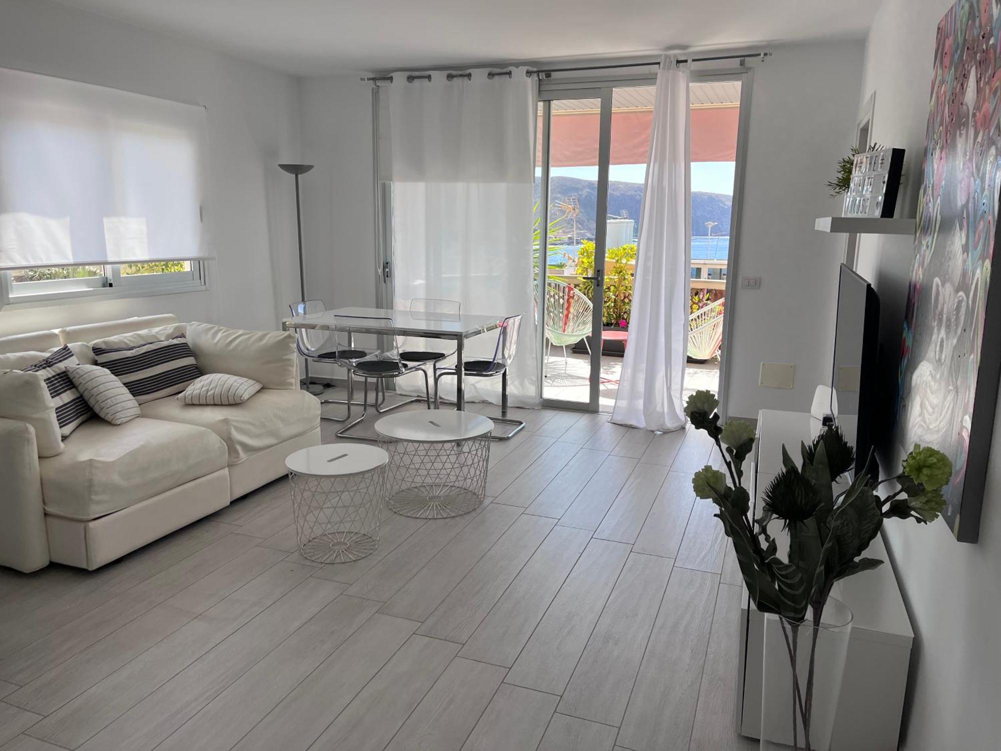 The White Heart House - Attic Sea View Apartment Лос Кристианос Екстериор снимка