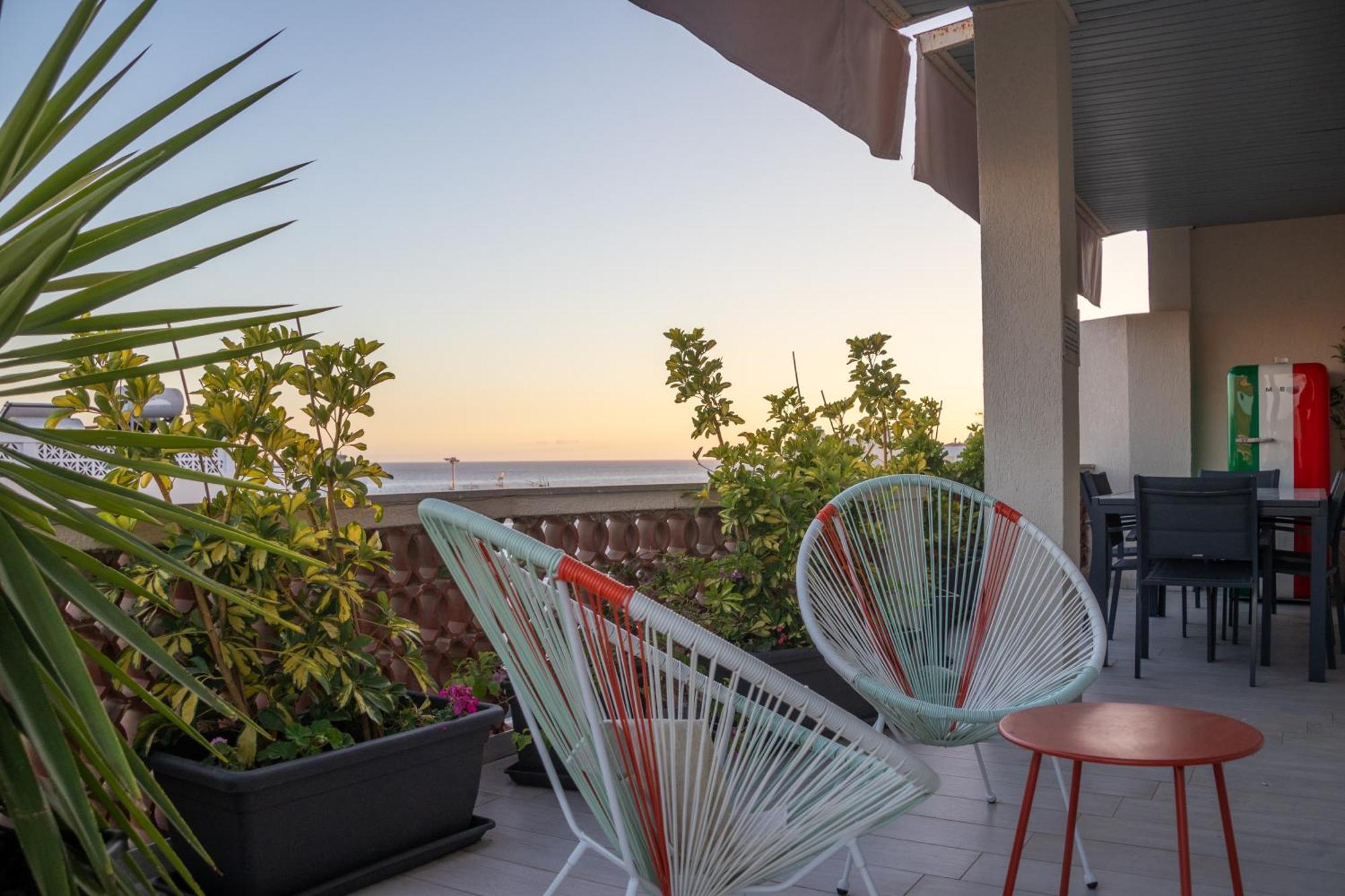 The White Heart House - Attic Sea View Apartment Лос Кристианос Екстериор снимка