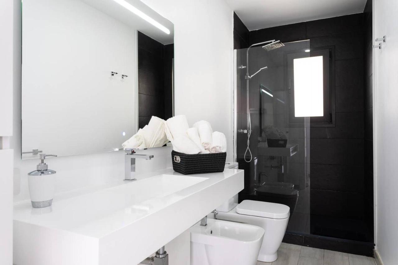 The White Heart House - Attic Sea View Apartment Лос Кристианос Екстериор снимка