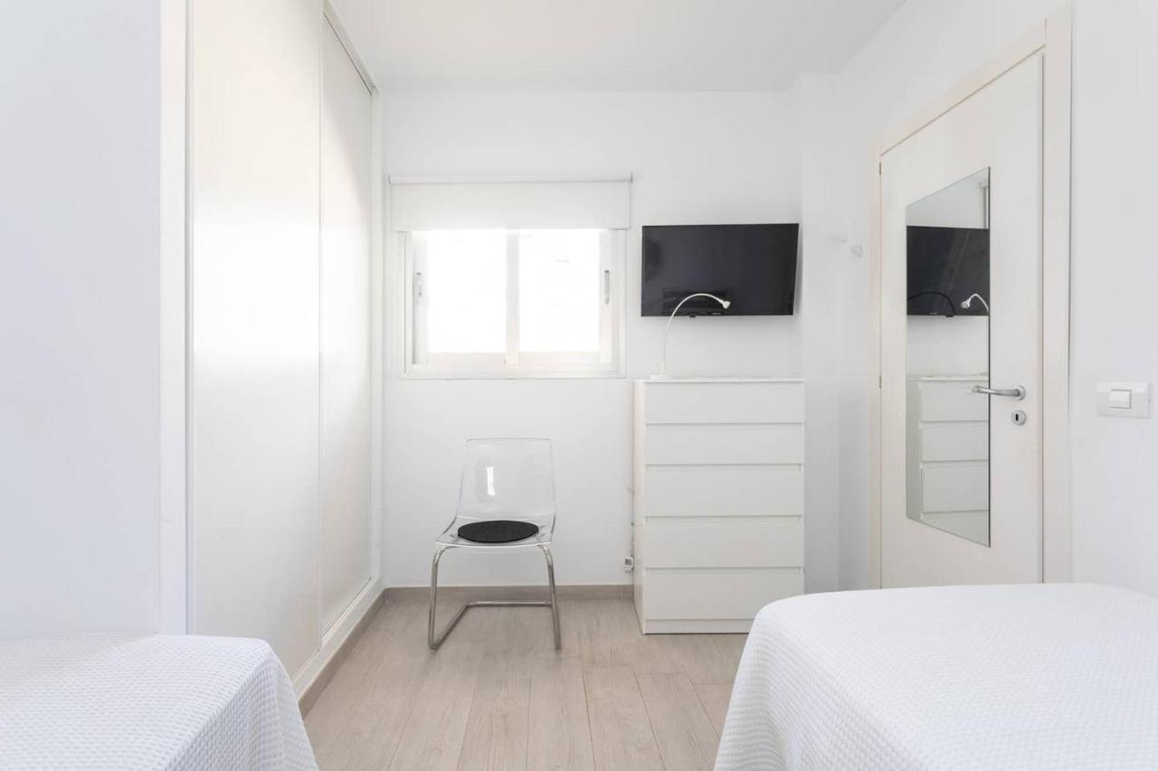 The White Heart House - Attic Sea View Apartment Лос Кристианос Екстериор снимка